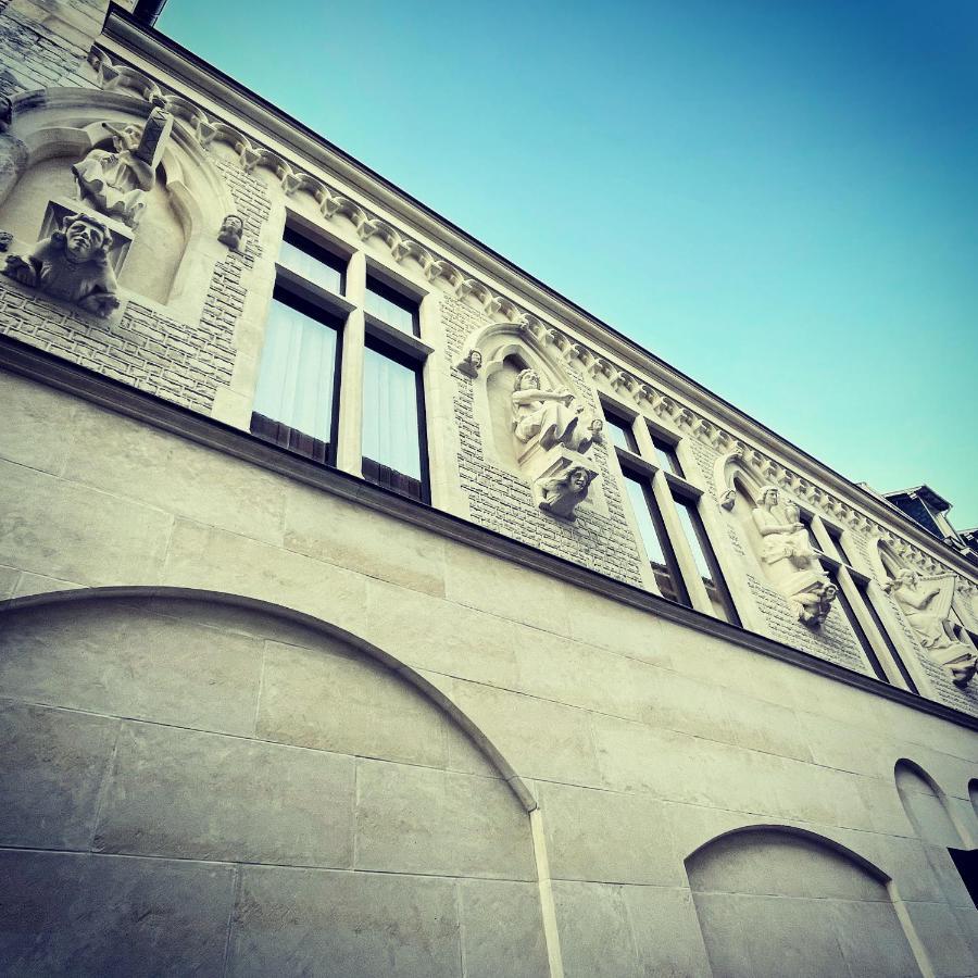 Charme De L'Ancien Pour Cet Appartement Entierement Renove Dans L'Hypercentre De Reims Exterior foto