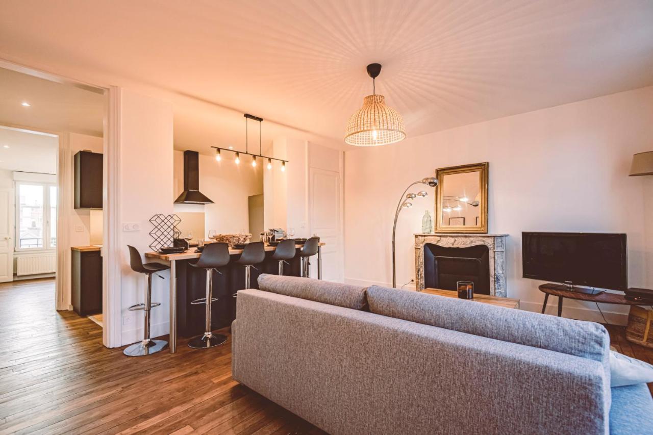 Charme De L'Ancien Pour Cet Appartement Entierement Renove Dans L'Hypercentre De Reims Exterior foto